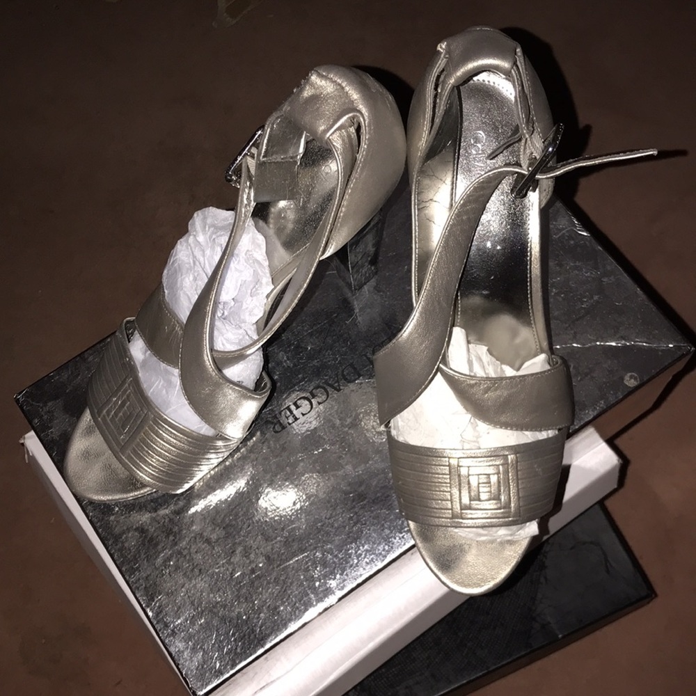 Calvin Klein metallic Pewter/ silver leather heels